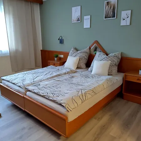 Apartment Nahe Nuernberg - Business, Monteure & Urlaub Schwanstetten